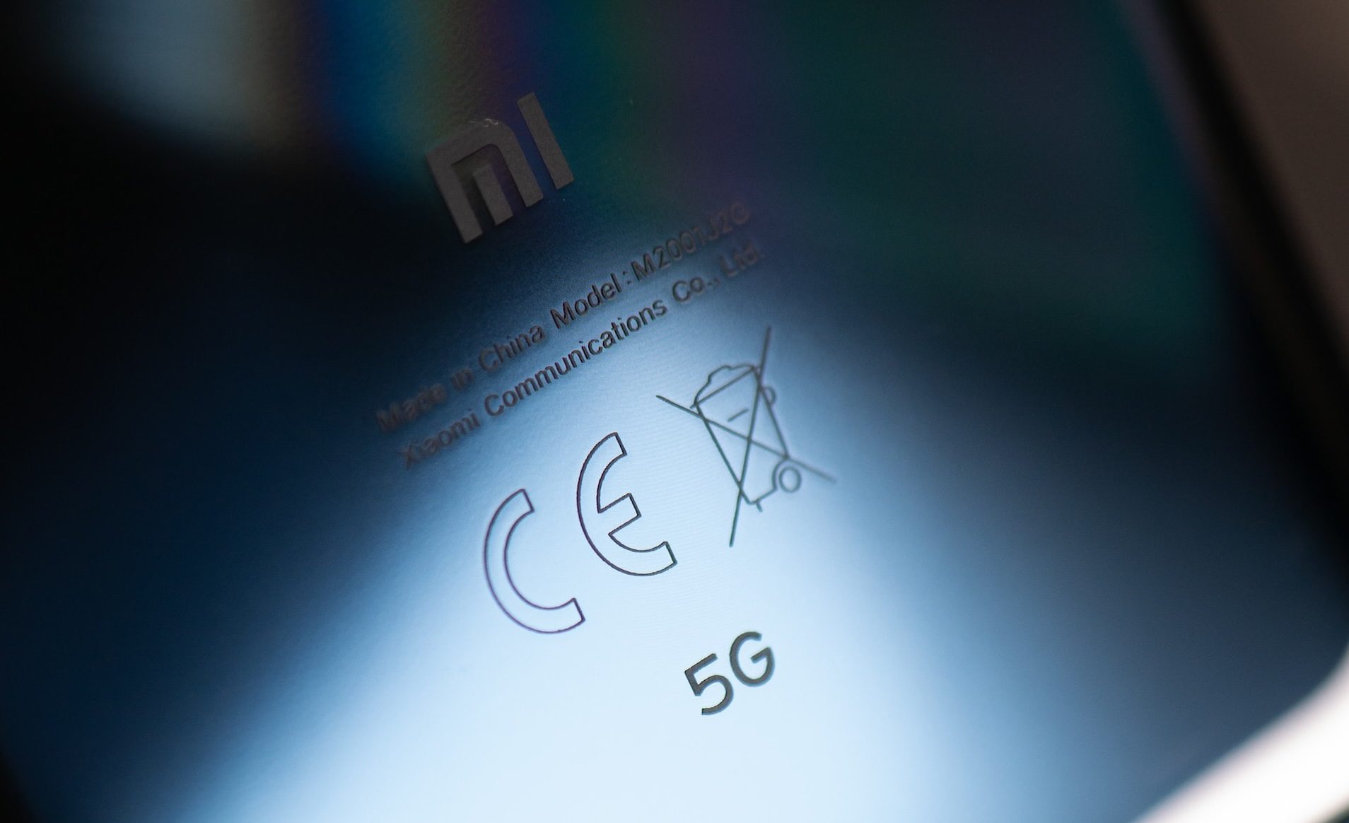 5G Inscription on the back of a smartphone